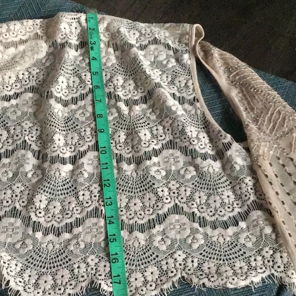 Chico's sequin embellished lace vest size 0, Khaki color - Picture 9 of 10